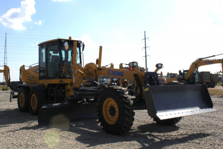 Автогрейдер XCMG GR215A 